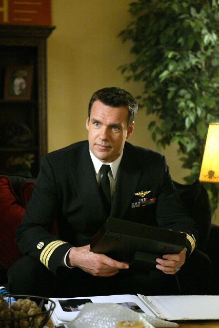 Fotoğraf David James Elliott