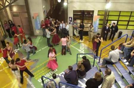 Un Paso Adelante : Fotoğraf