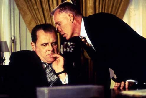 Nixon : Fotoğraf James Woods, Anthony Hopkins