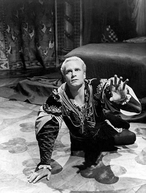 Hamlet : Fotoğraf Laurence Olivier