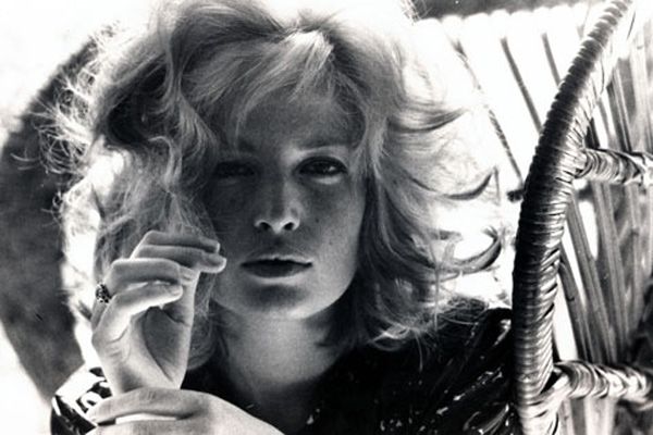 Batan Güneş : Fotoğraf Michelangelo Antonioni, Monica Vitti