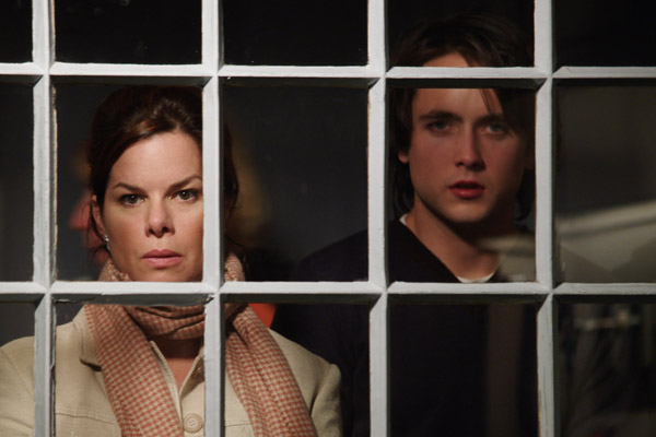 The Invisible : Fotoğraf Marcia Gay Harden, Justin Chatwin