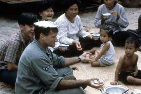 Günaydın Vietnam : Fotoğraf Barry Levinson, Robin Williams