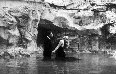 Tatlı Hayat : Fotoğraf Marcello Mastroianni, Anita Ekberg, Federico Fellini