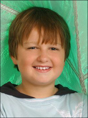 Afiş Angus T. Jones