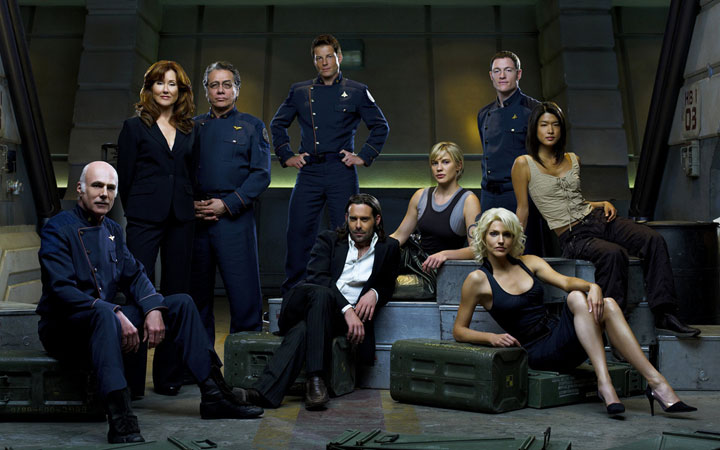 Fotoğraf Grace Park, Tricia Helfer, Jamie Bamber, Katee Sackhoff, Tahmoh Penikett, Mary McDonnell, Michael Hogan, Edward James Olmos, James Callis