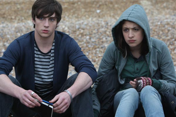Angus, Thongs and Perfect Snogging : Fotoğraf Georgia Groome, Aaron Taylor-Johnson