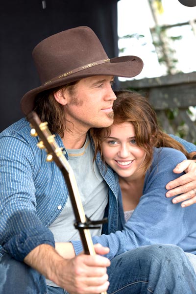 Hannah Montana: The Movie : Fotoğraf Billy Ray Cyrus, Miley Cyrus, Peter Chelsom