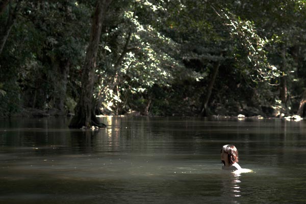 Orman Perisi : Fotoğraf Pen-ek Ratanaruang