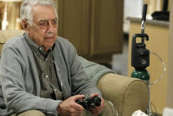 Modern Family : Fotoğraf Philip Baker Hall