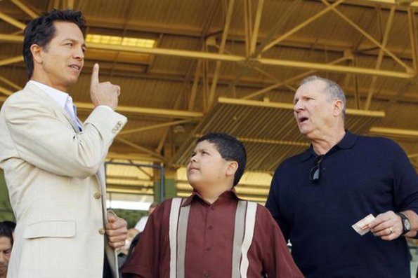 Modern Family : Fotoğraf Benjamin Bratt, Ed O'Neill, Rico Rodriguez