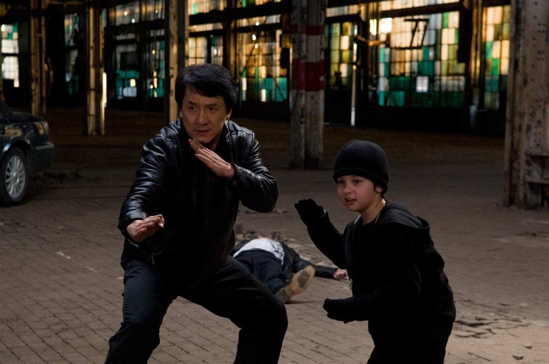 Kapımdaki Casus : Fotoğraf Jackie Chan, Will Shadley