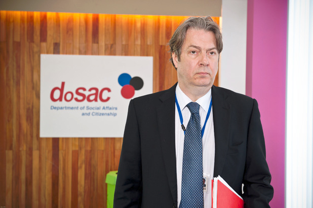 The Thick of It : Fotoğraf Roger Allam
