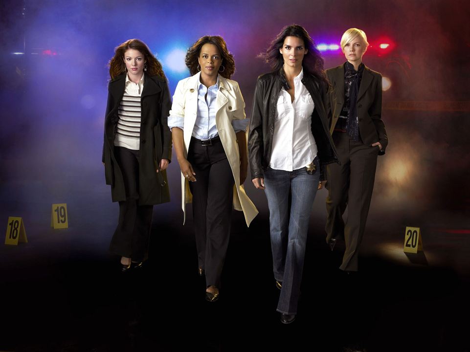 Fotoğraf Angie Harmon, Aubrey Dollar, Paula Newsome, Laura Harris