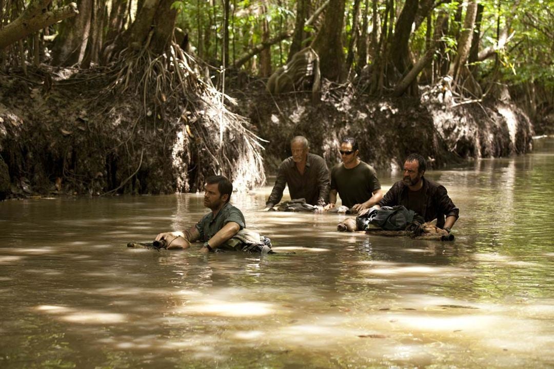 Fotoğraf Claudio Santamaria, Bruno Solo, Eric Besnard, Patrick Chesnais, Clovis Cornillac