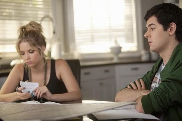 Pretty Little Liars : Fotoğraf Ashley Benson, Brendan Robinson