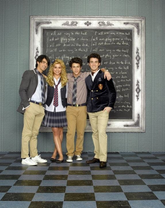 Fotoğraf Chelsea Kane, Joe Jonas, Nick Jonas