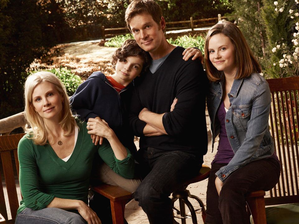 Fotoğraf Monica Potter, Sarah Ramos, Max Burkholder, Peter Krause