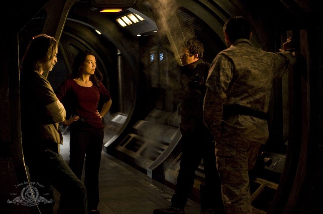 Stargate Universe : Fotoğraf Ming-Na Wen, Lou Diamond Phillips, Louis Ferreira, Robert Carlyle