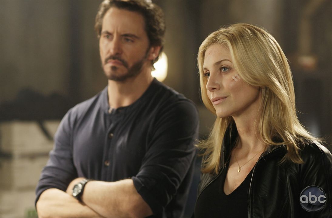 Fotoğraf Charles Mesure, Elizabeth Mitchell