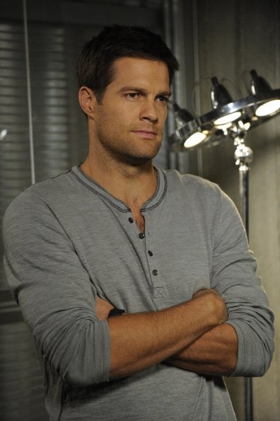 Bones : Fotoğraf Geoff Stults