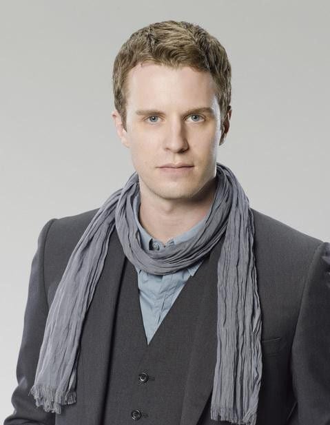 Fotoğraf Luke Mably