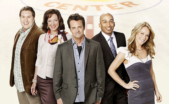 Fotoğraf James Lesure, Andrea Anders, Nate Torrence, Matthew Perry, Allison Janney