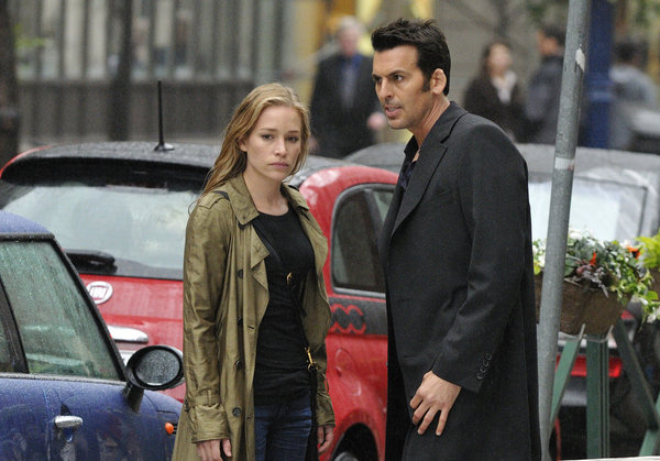 Covert Affairs : Fotoğraf Piper Perabo, Oded Fehr