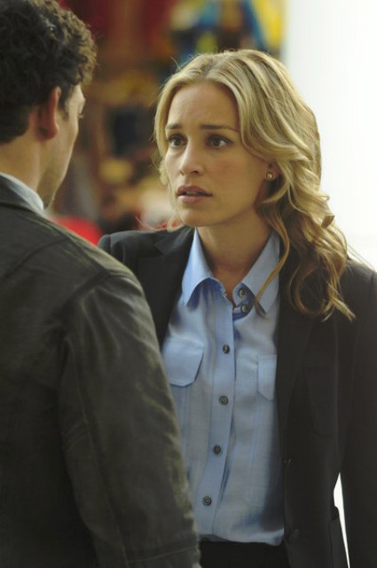 Covert Affairs : Fotoğraf Richard Coyle, Piper Perabo