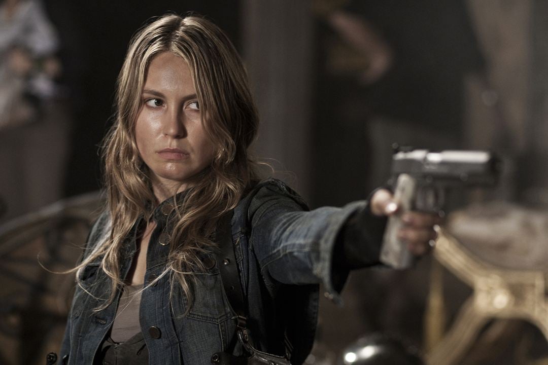 Falling Skies : Fotoğraf Sarah Carter