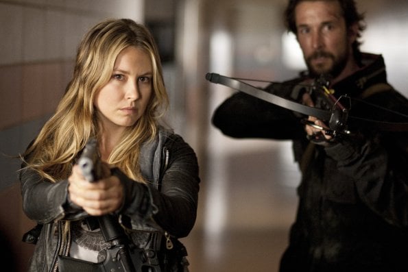 Falling Skies : Fotoğraf Sarah Carter, Noah Wyle