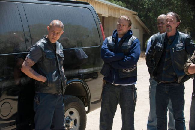 Sons of Anarchy : Fotoğraf Theo Rossi, Charlie Hunnam