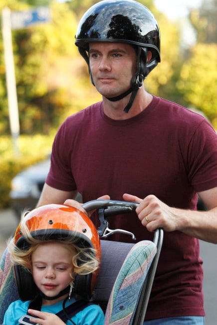 Raising Hope : Fotoğraf Baylie Cregut, Garret Dillahunt