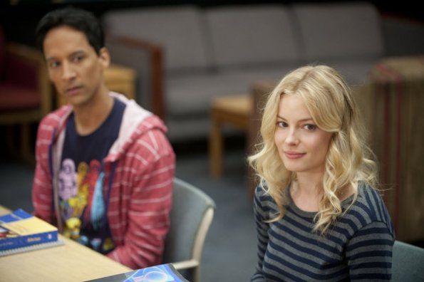 Community : Fotoğraf Gillian Jacobs, Danny Pudi