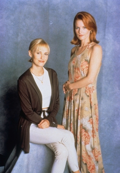 Fotoğraf Josie Bissett, Laura Leighton