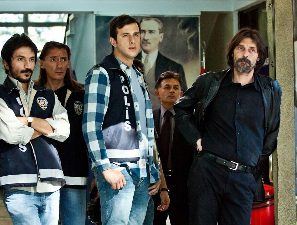 Behzat Ç. Behzat Ç. Fotoğraf isimlerini içeren 0 fotoğraftan 106