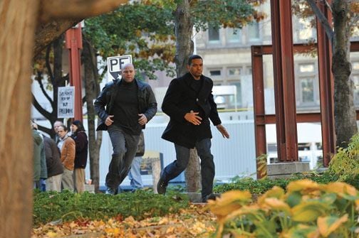 Fotoğraf Laz Alonso, Domenick Lombardozzi