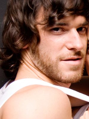 Afiş Alfonso Bassave