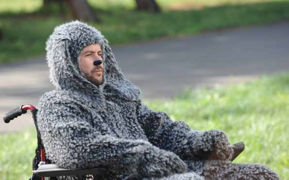 Wilfred (2011) : Fotoğraf Jason Gann