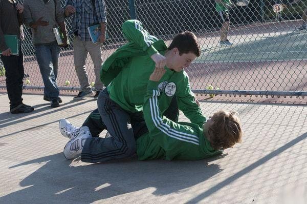 Awake : Fotoğraf Dylan Minnette