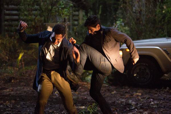 Grimm : Fotoğraf Sasha Roiz, David Giuntoli