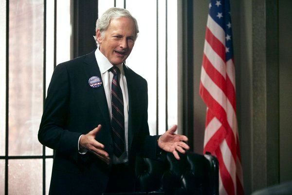 The Firm : Fotoğraf Victor Garber