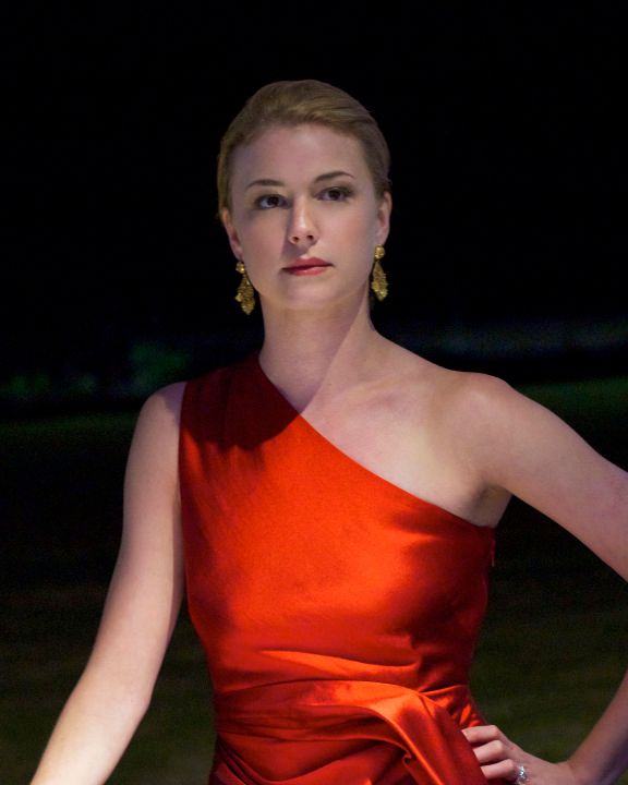 Revenge : Fotoğraf Emily VanCamp