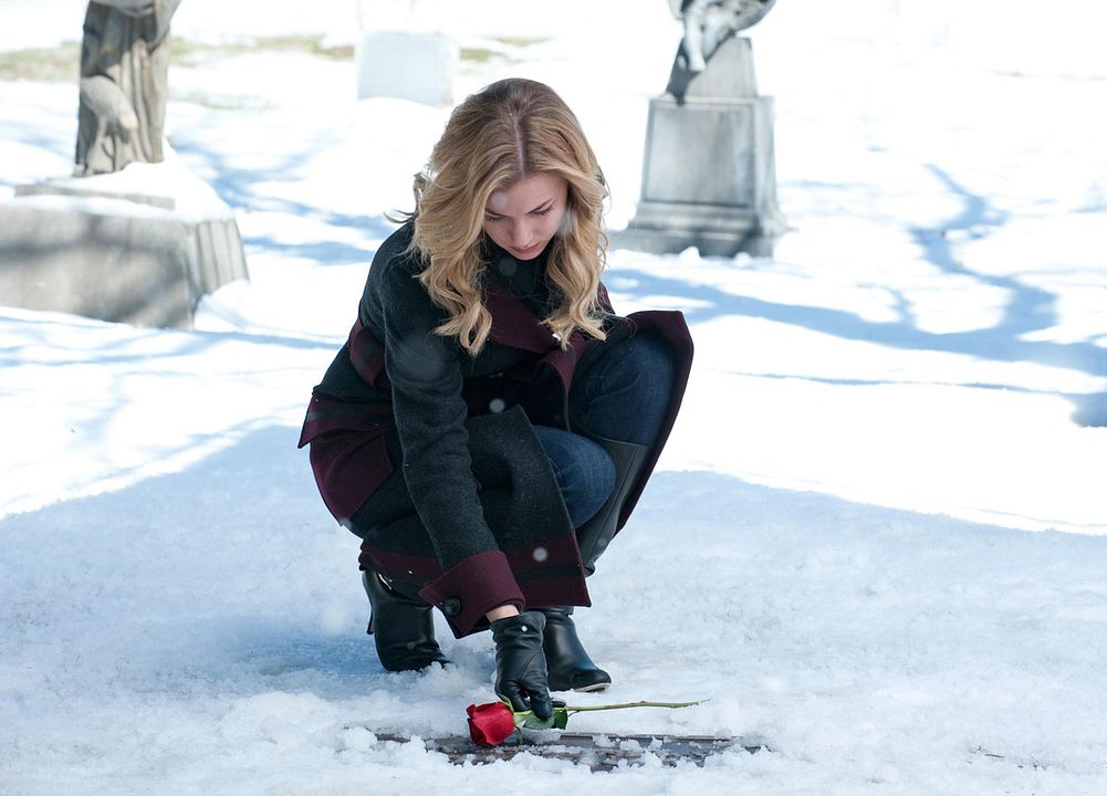 Revenge : Fotoğraf Emily VanCamp