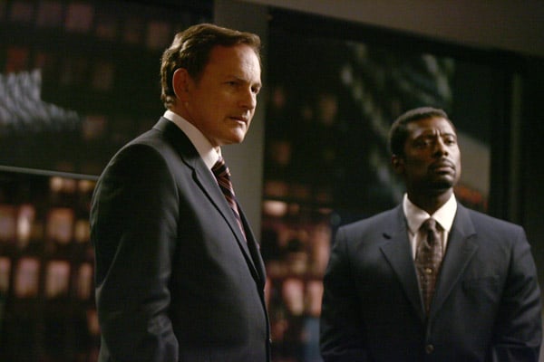 Justice : Fotoğraf Eamonn Walker, Victor Garber