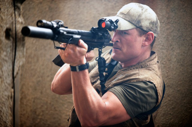 Strike Back : Fotoğraf Philip Winchester