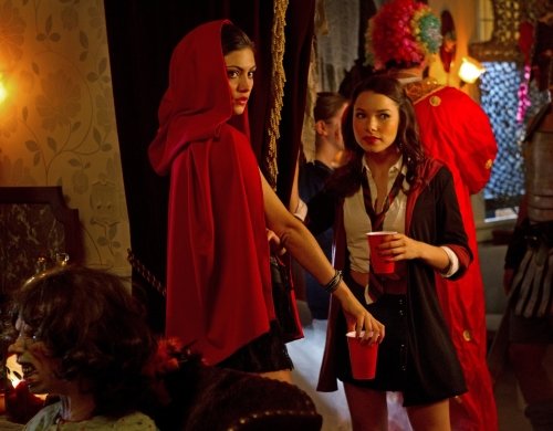 The Secret Circle : Fotoğraf Jessica Parker Kennedy, Phoebe Tonkin