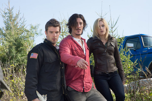 Haven : Fotoğraf Emily Rose, Eric Balfour, Lucas Bryant