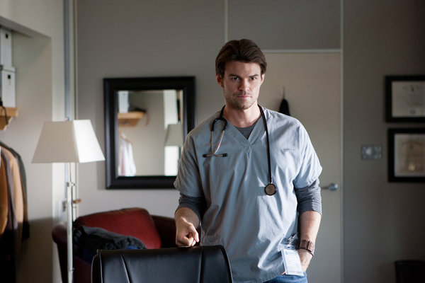 Saving Hope : Fotoğraf Daniel Gillies