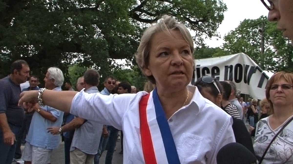 Mains Brunes sur la ville : Fotoğraf